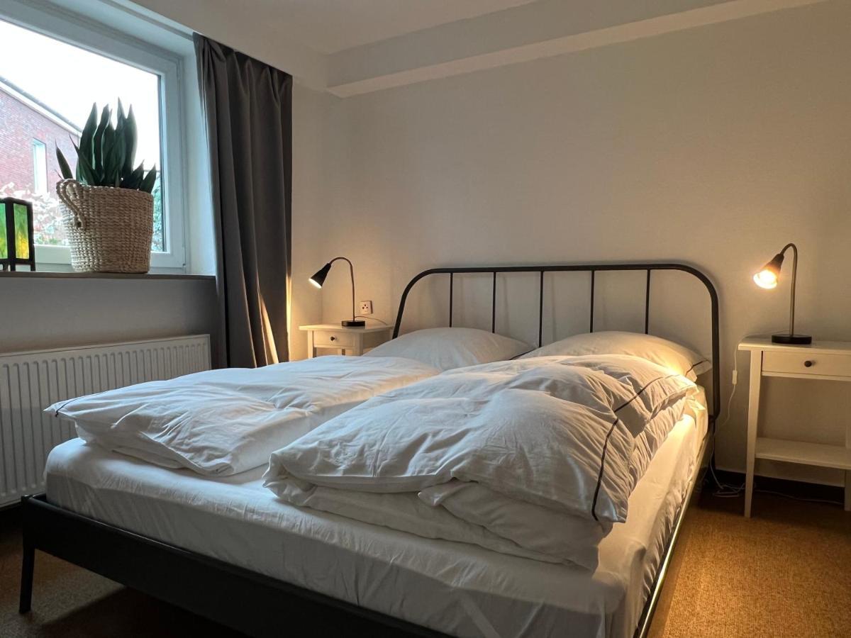 Aussergewoehnliches Haus Mit Sauna, Kamin Und Garten Wilhelmshaven Bagian luar foto